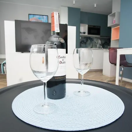 アパート Skwer 13 *